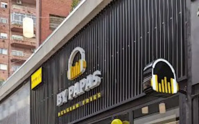 Fachada de By Papas Belgrano, Barrio Chino